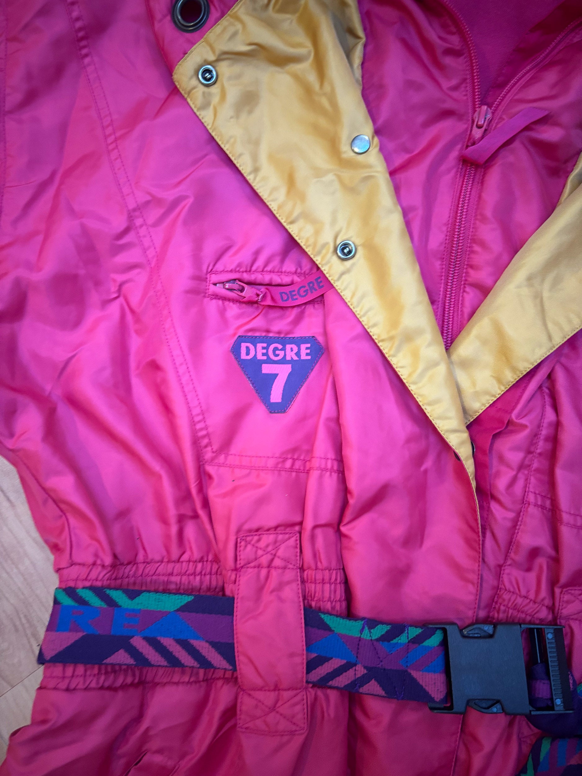 Vintage retro skipak - Degre 7 shiny roze, goud geel maat M