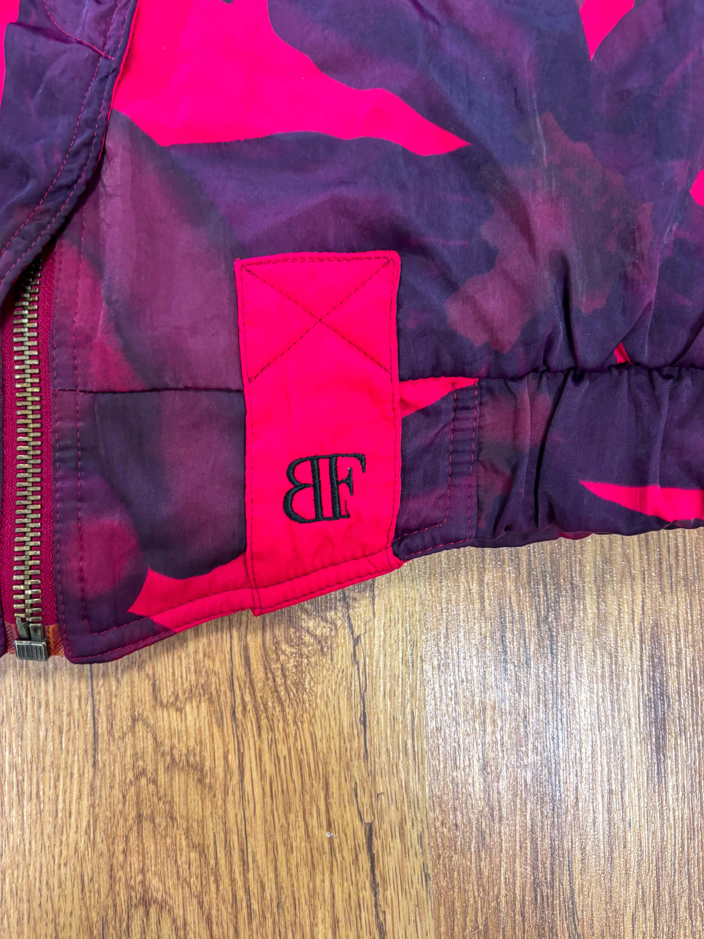 Vintage retro ski jas - Belfe rood glanzend met print maat 40