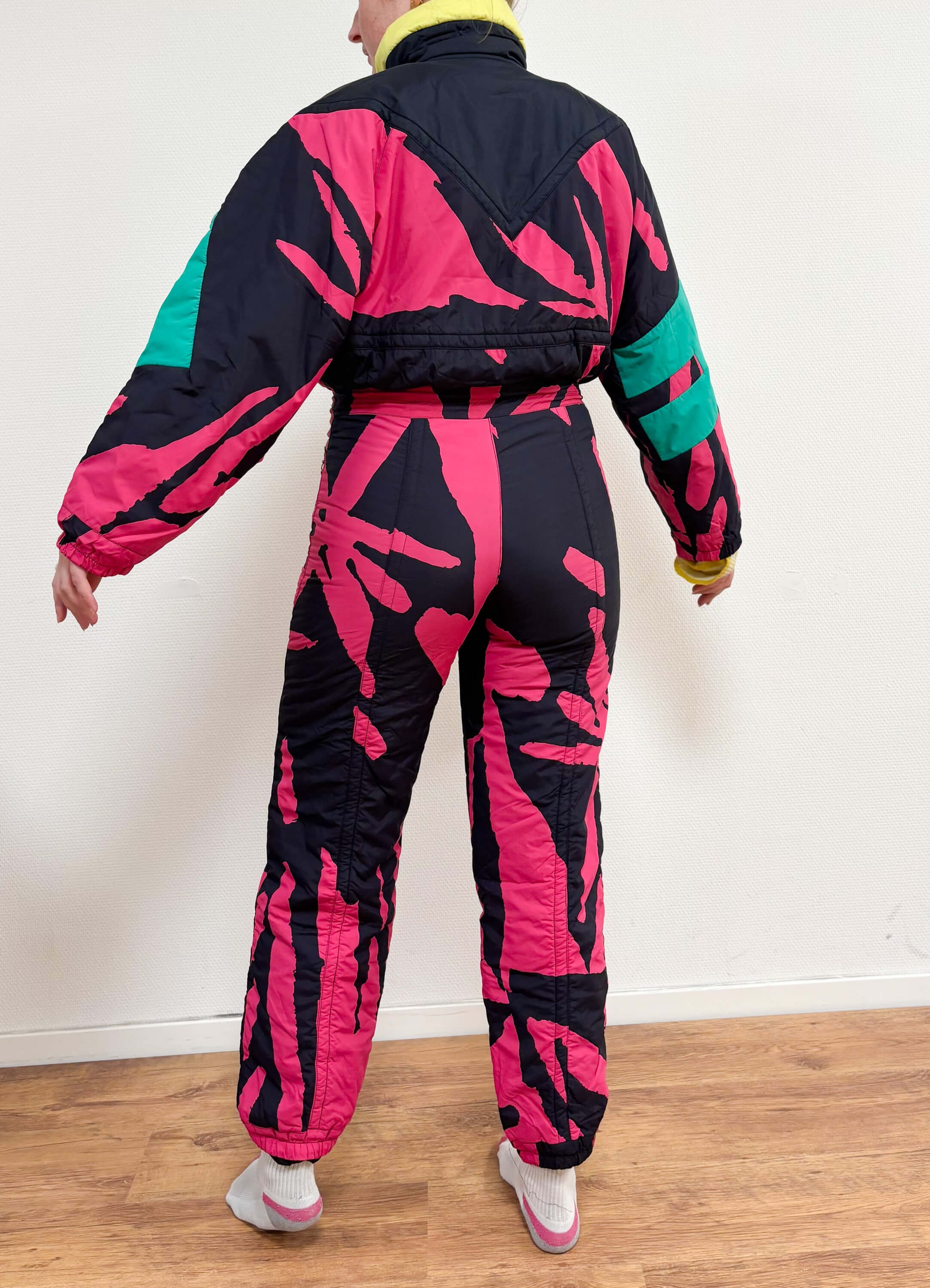 Vintage retro skipak - roze, zwart, groen, geel met ster maat M