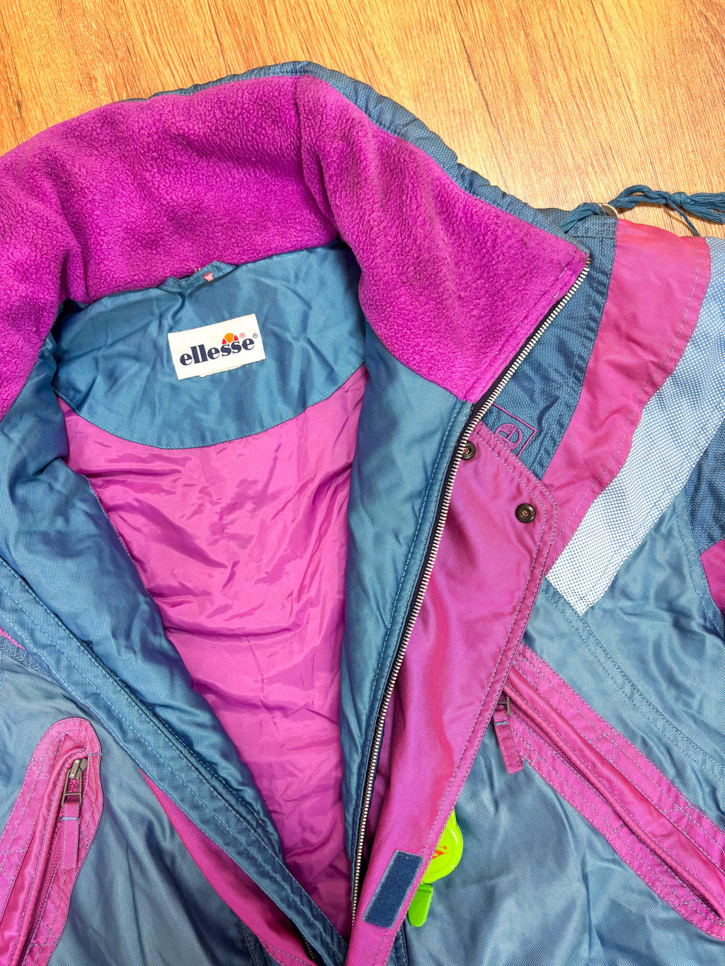 Vintage retro skipak - Ellesse shiny blauw, roze maat L/XL